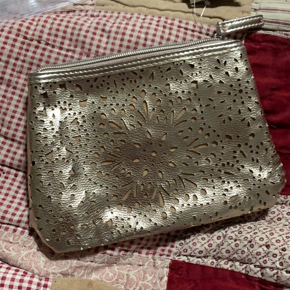 4 for $20 gold Ulta Beauty makeup bag